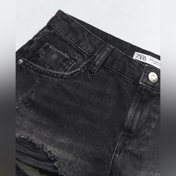 Z1975 LOW RISE RIPPED DENIM SHORTS - Picture 6 of 9